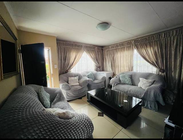 3 BEDROOM HOUSE FOR SALE IN SOSHANGUVE EAST
